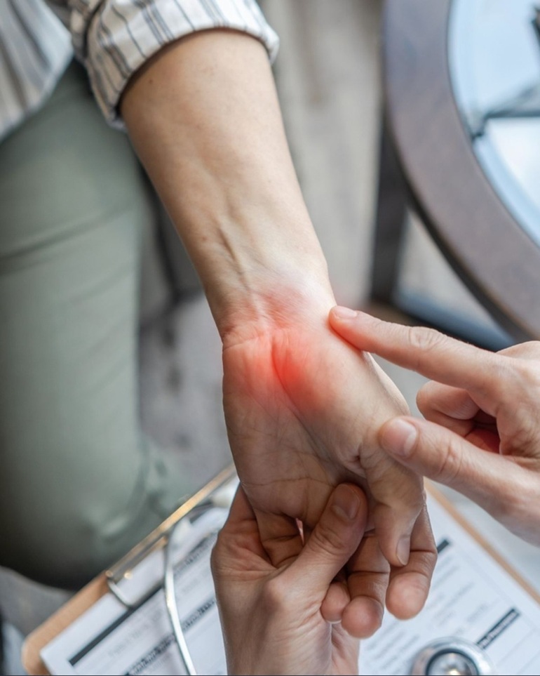 Best De Quervain's Tenosynovitis Treatment in Altrincham, UK