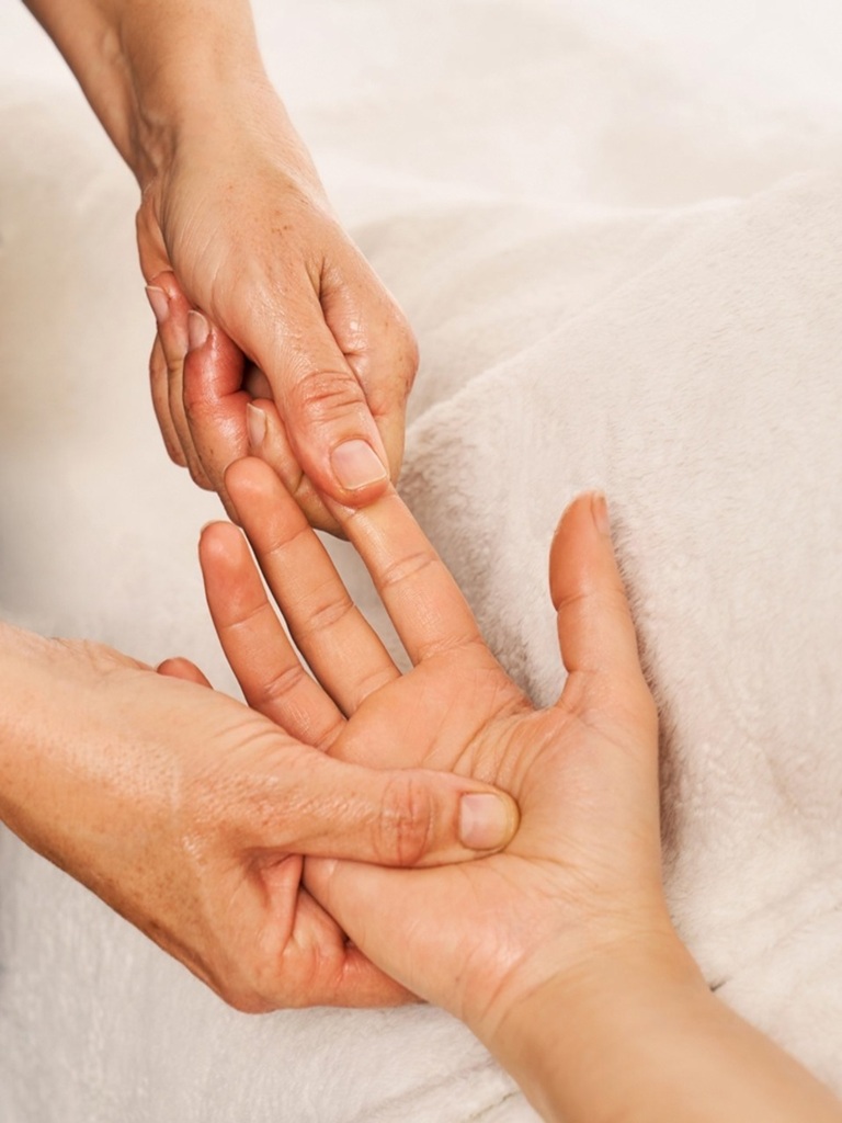 Best Hand Therapy Treatment in Altrincham, UK